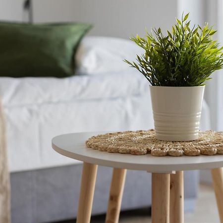 Ursus Sunny Studio For 4 Guests With Parking & Balcony By Noclegi Renters Varsavia Esterno foto