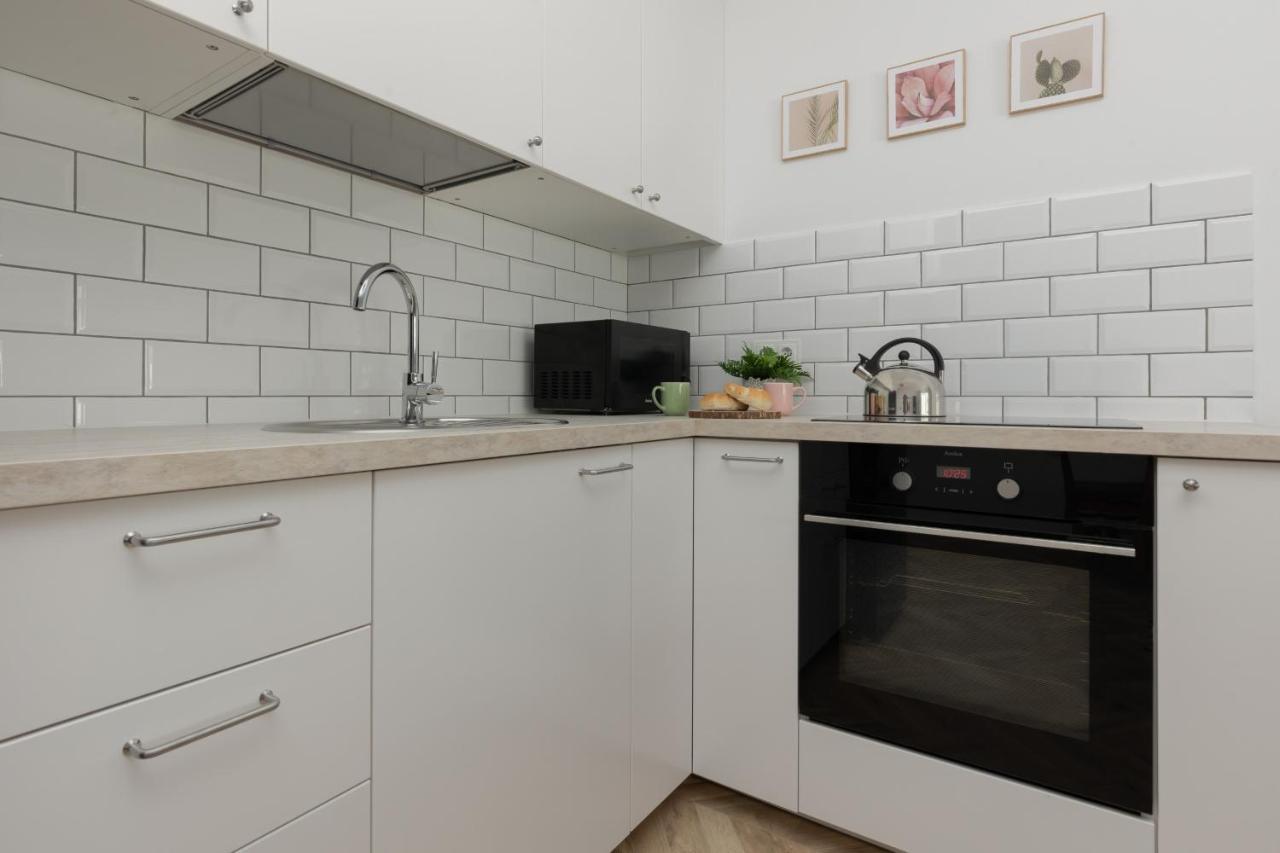 Ursus Sunny Studio For 4 Guests With Parking & Balcony By Noclegi Renters Varsavia Esterno foto